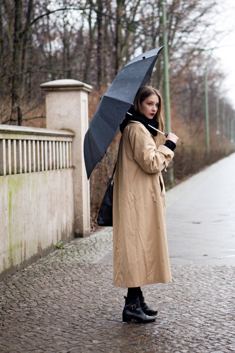 Пальто и зонт